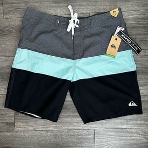 Brand: Tillys
Size: 36
Color: Gray/Black/Light blue